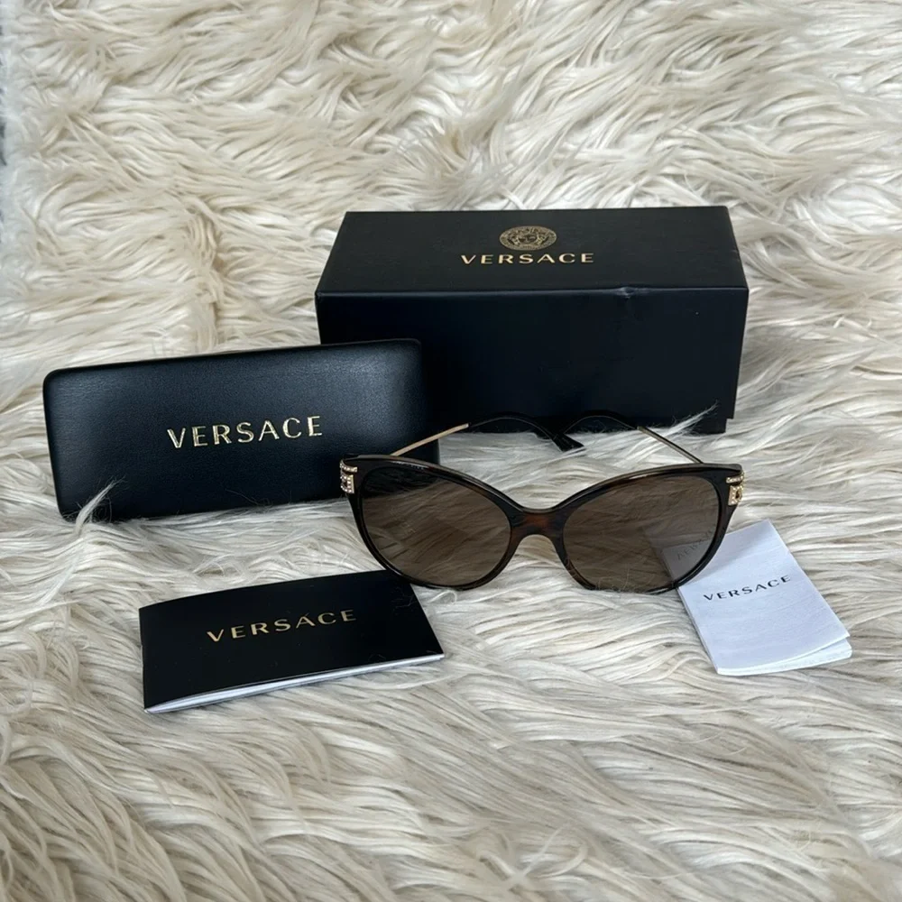 Brand new Versace Havana sunglasses - Picture 1 of 9